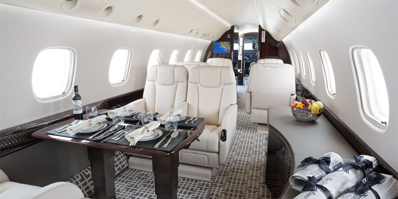 Embraer-ERJ135-interior-1