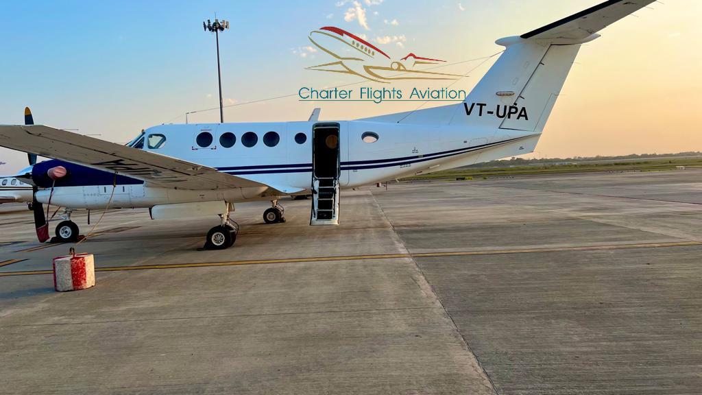 vt-upa-king-air-300-out-side