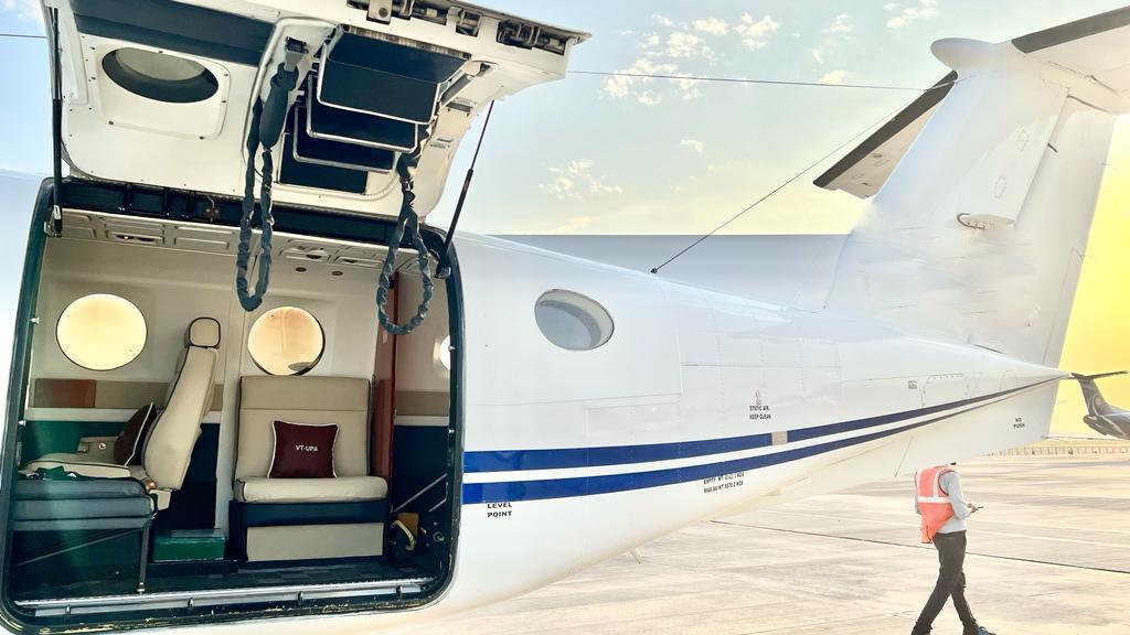 vt-upa-king-air-300-tail